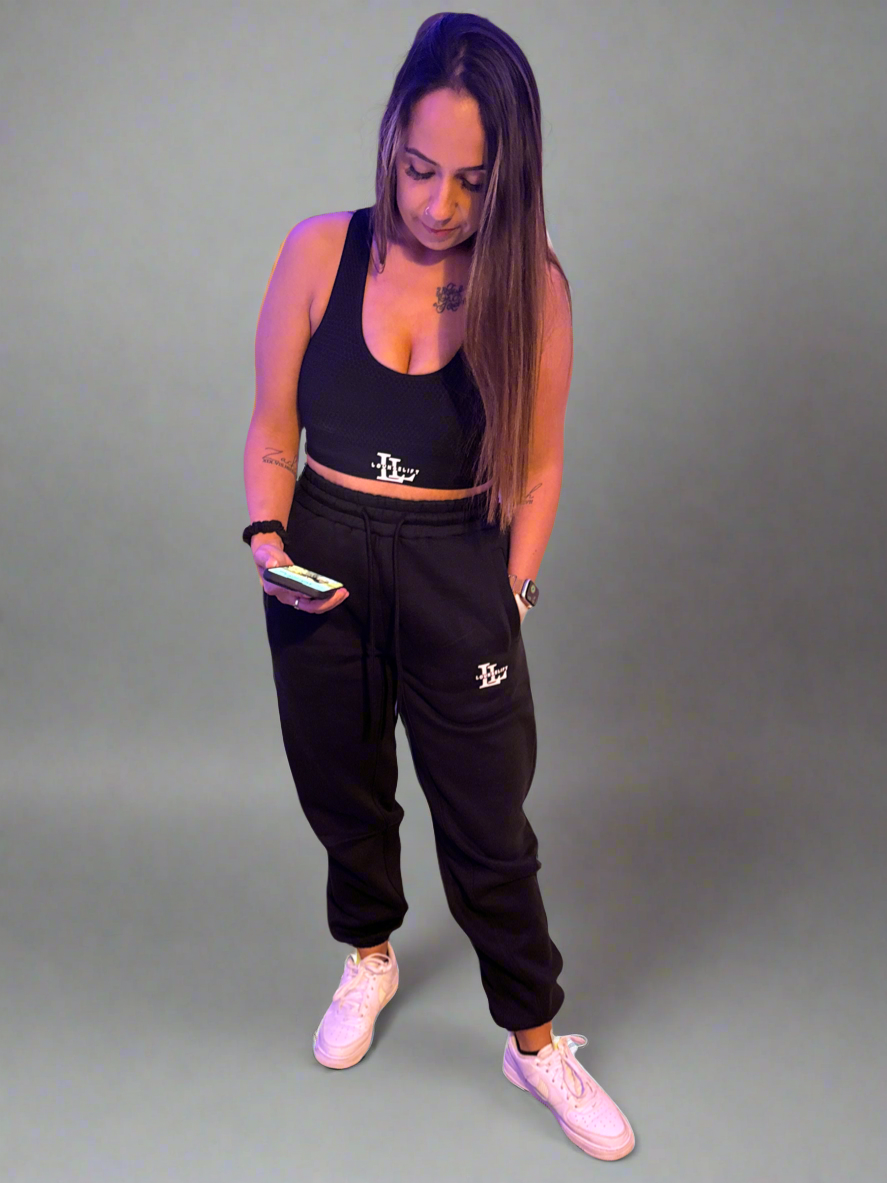 Joggers with cuffed bottoms and side pockets