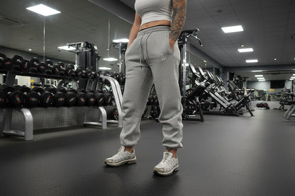 Joggers with cuffed bottoms and side pockets